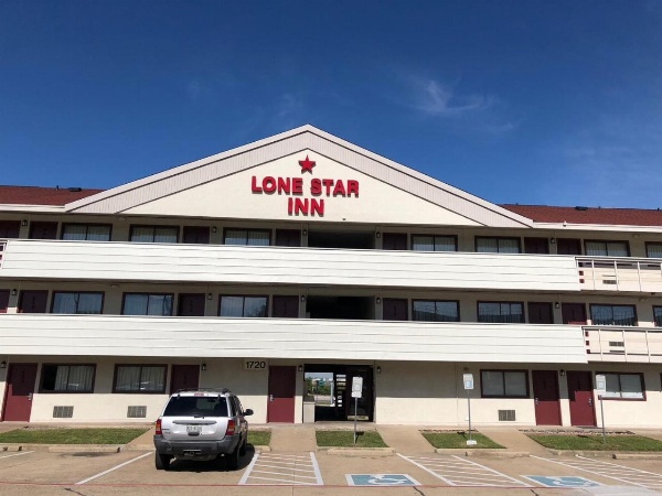 Lone Star Inn image 22